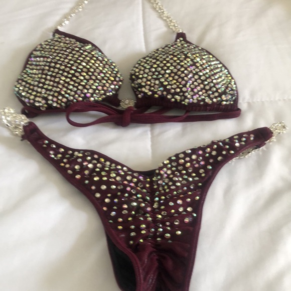 Competition Bikini CPA/NPC - Picture 2 of 2